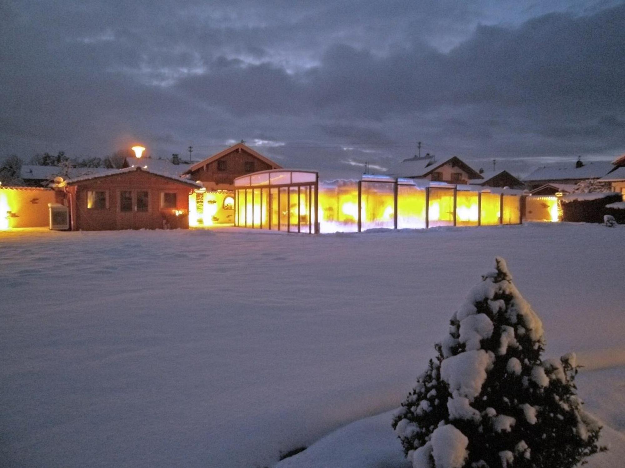 Alluring Holiday Home In Ubersee With Whirlpool Eksteriør bilde