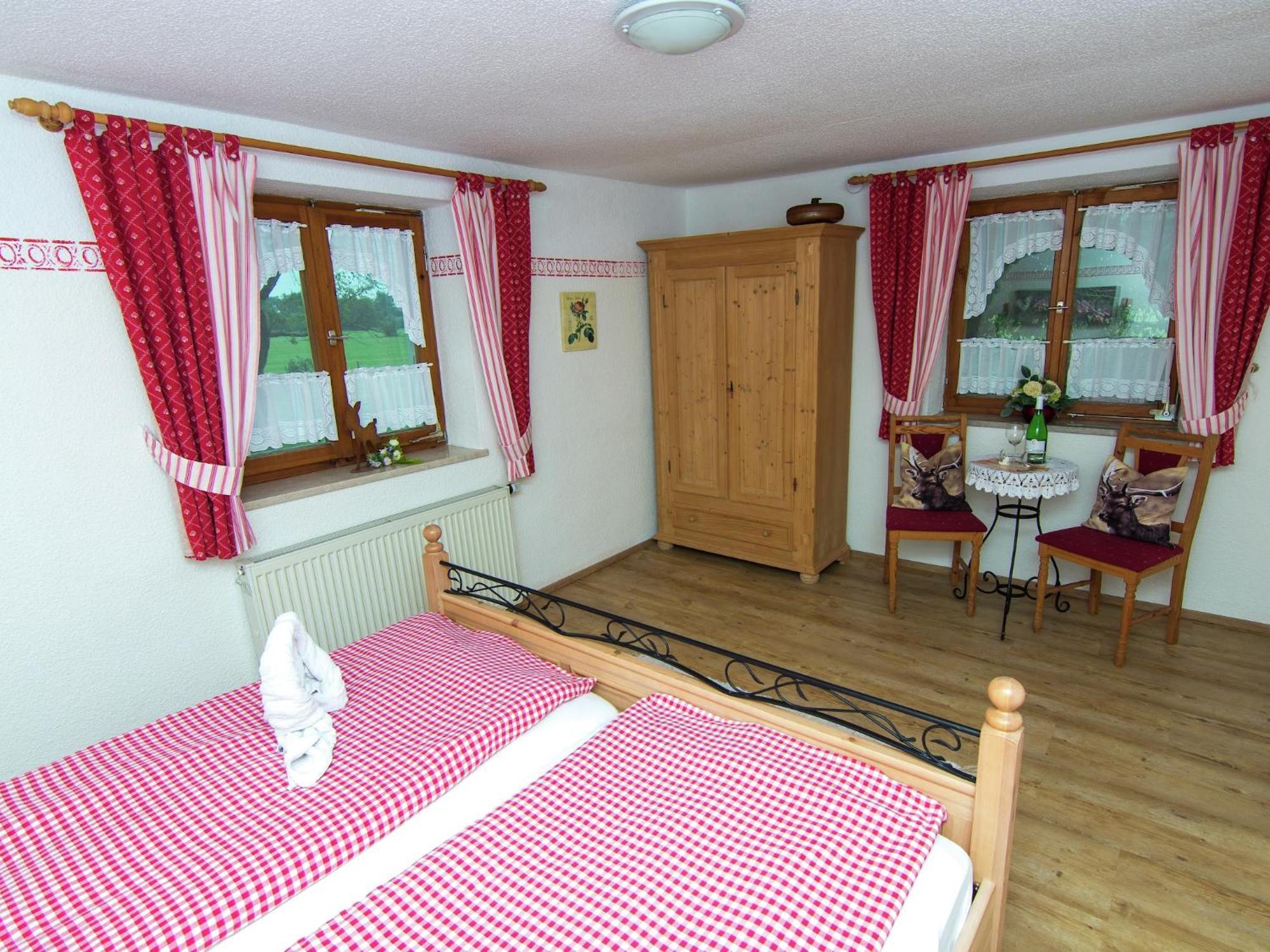 Alluring Holiday Home In Ubersee With Whirlpool Eksteriør bilde