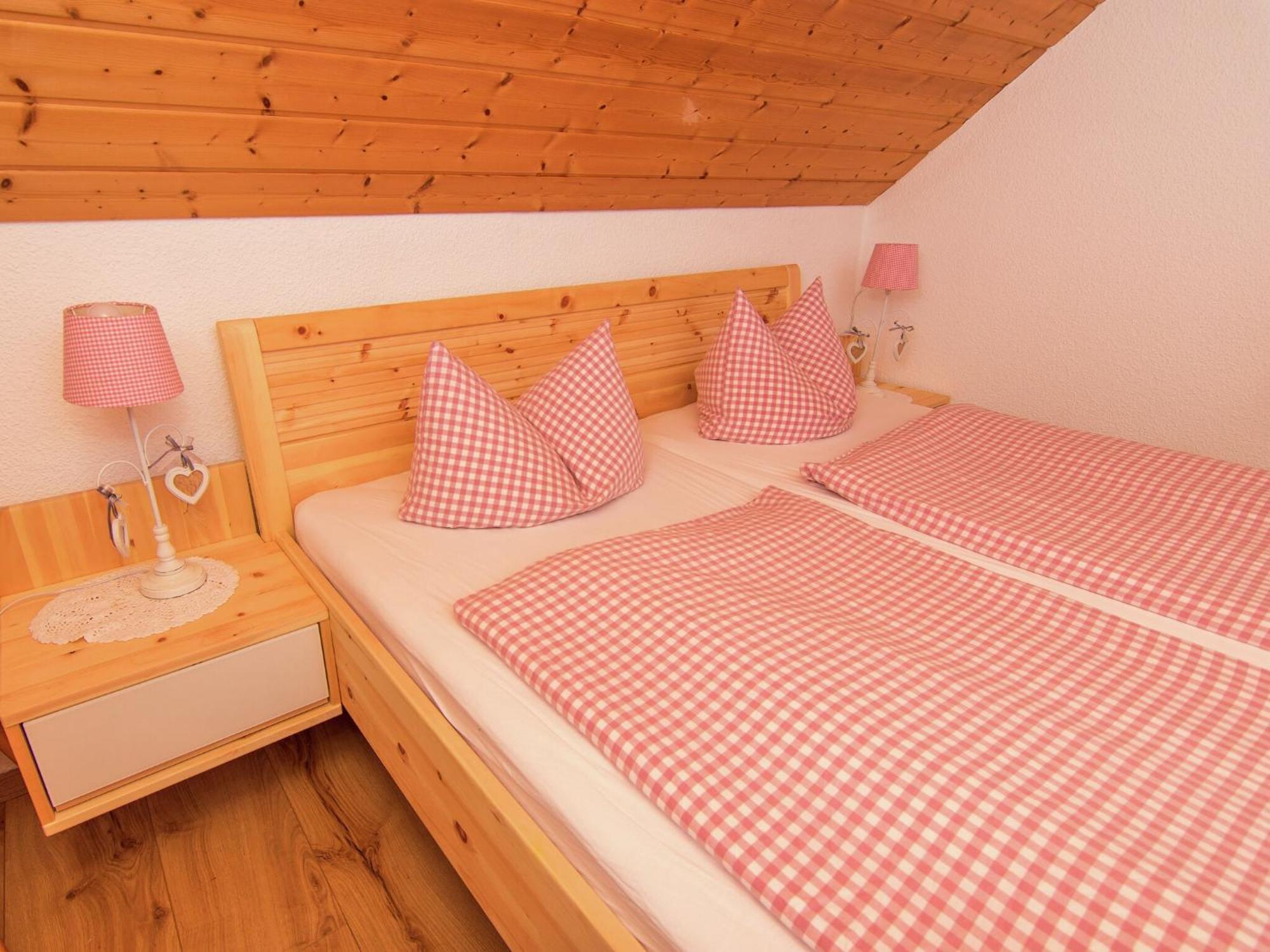 Alluring Holiday Home In Ubersee With Whirlpool Eksteriør bilde