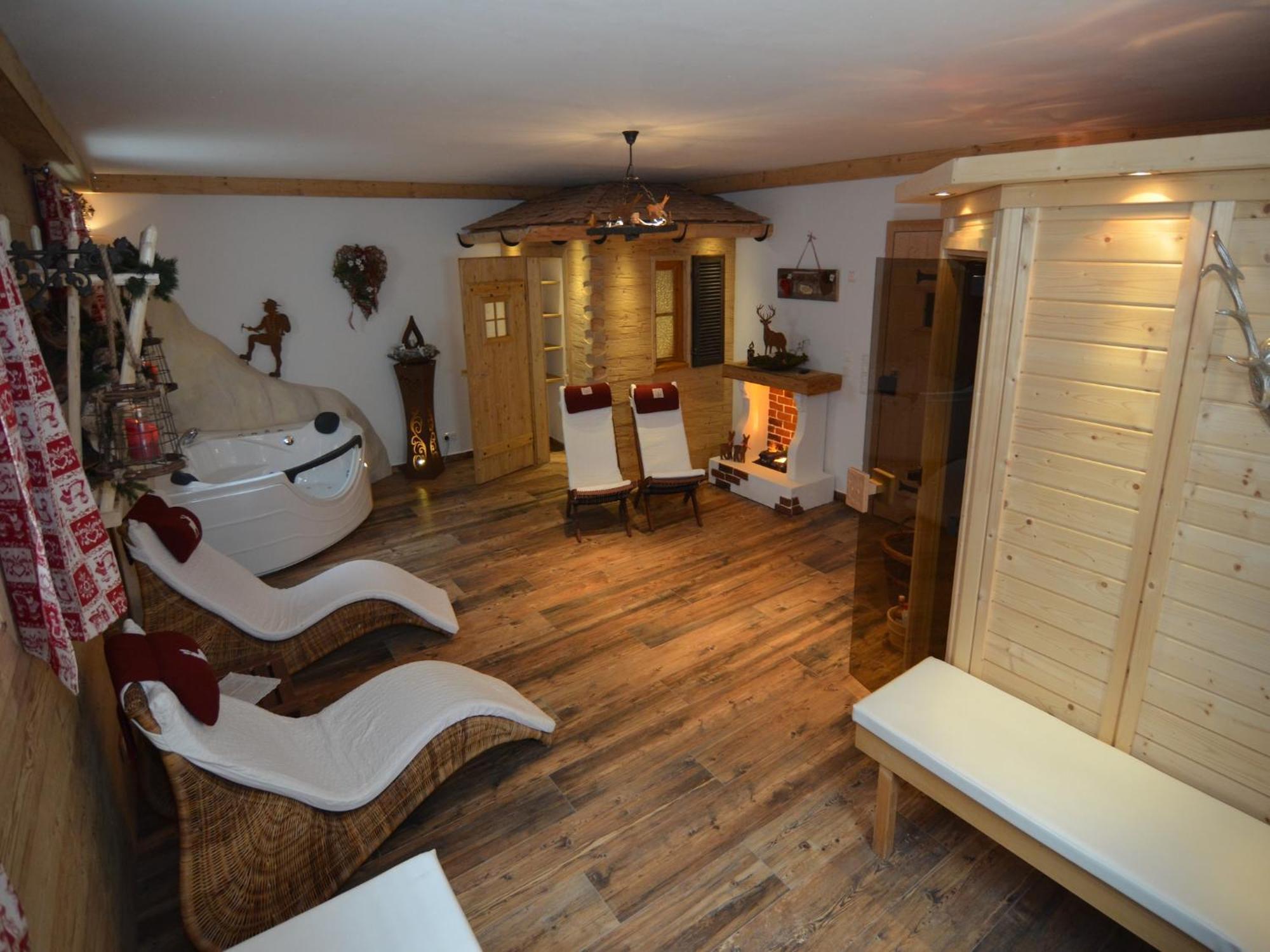 Alluring Holiday Home In Ubersee With Whirlpool Eksteriør bilde