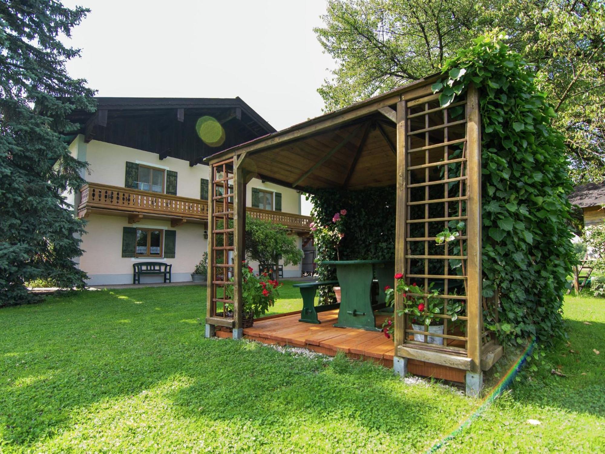 Alluring Holiday Home In Ubersee With Whirlpool Eksteriør bilde