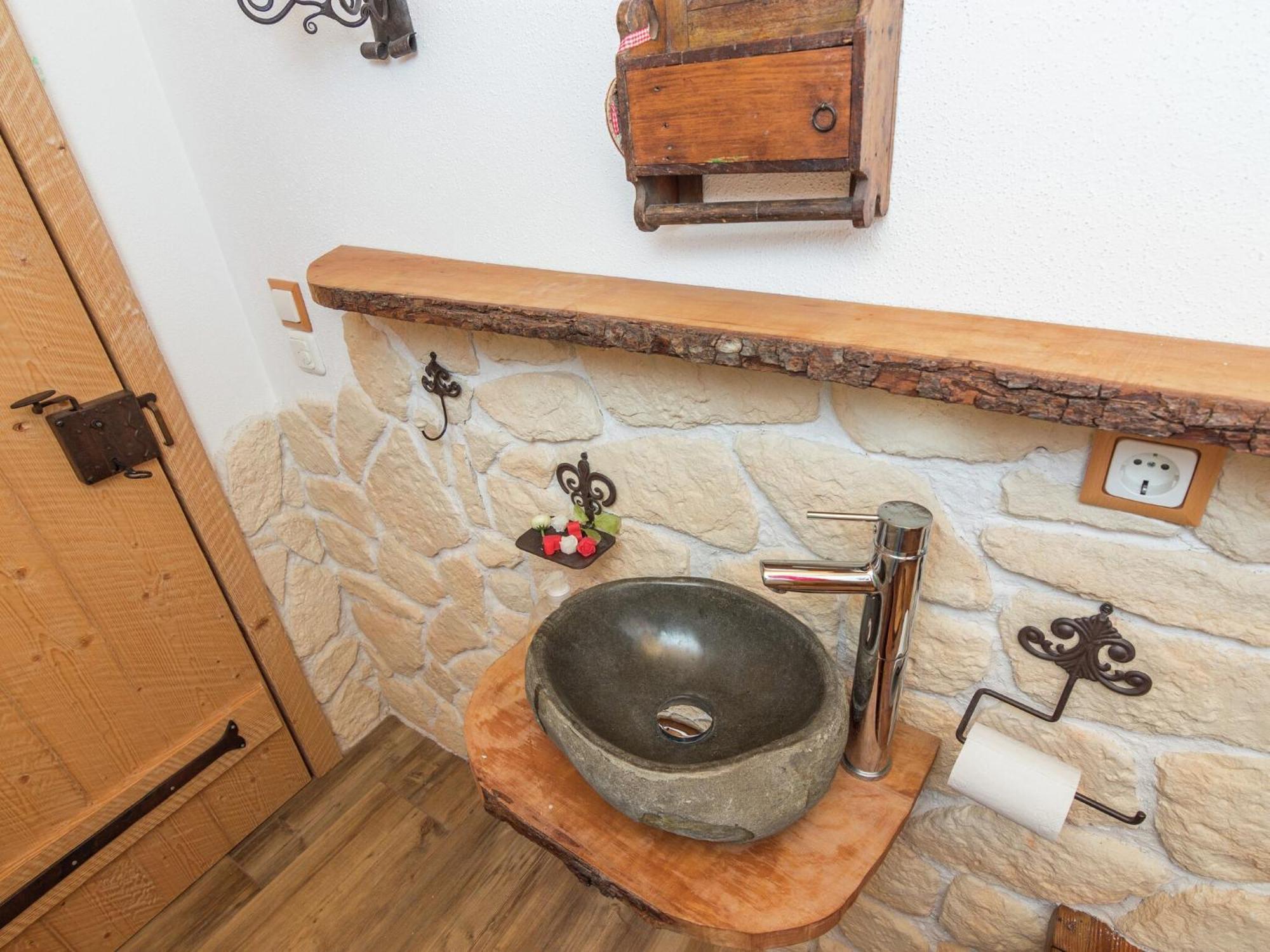 Alluring Holiday Home In Ubersee With Whirlpool Eksteriør bilde