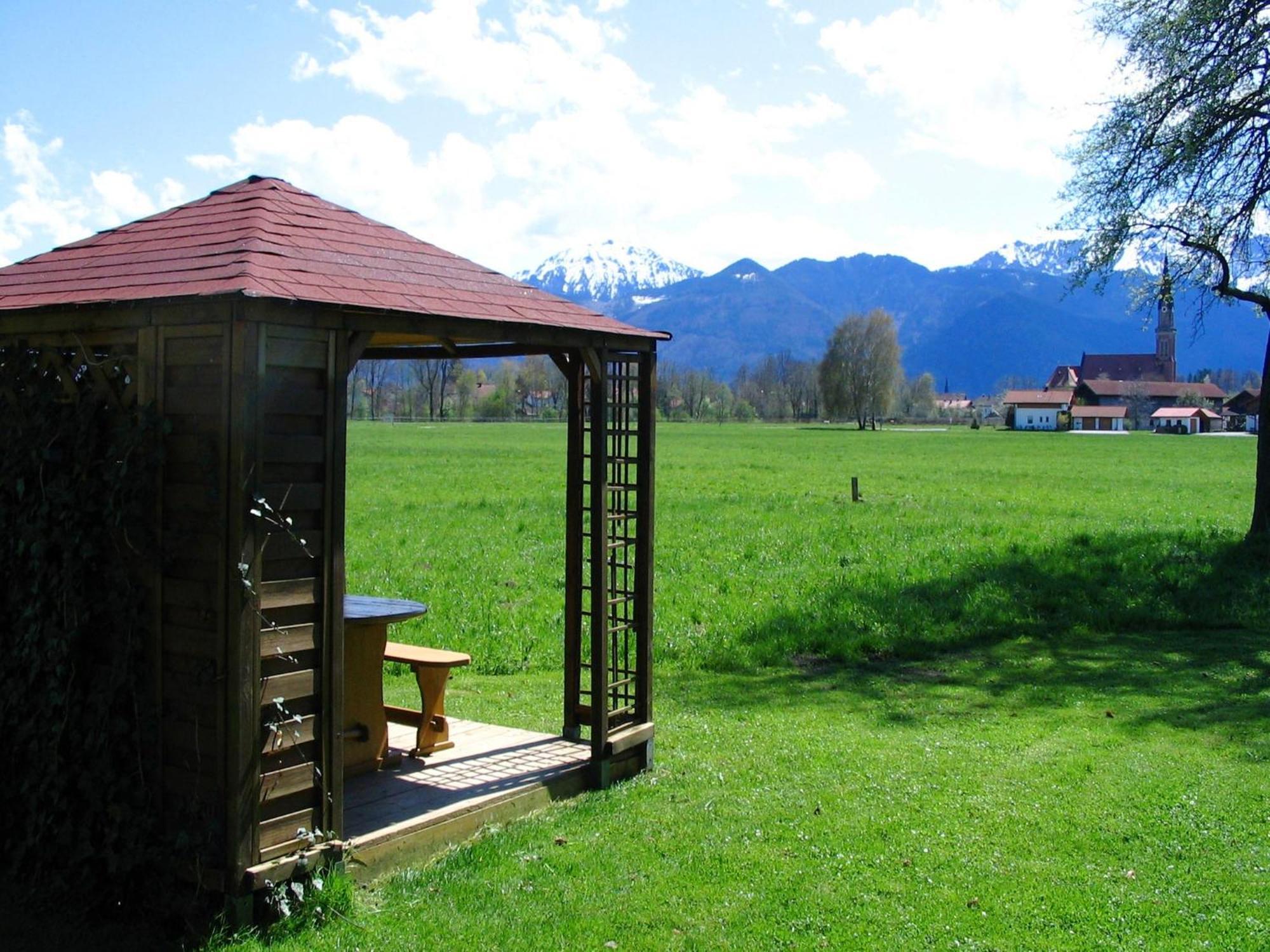 Alluring Holiday Home In Ubersee With Whirlpool Eksteriør bilde