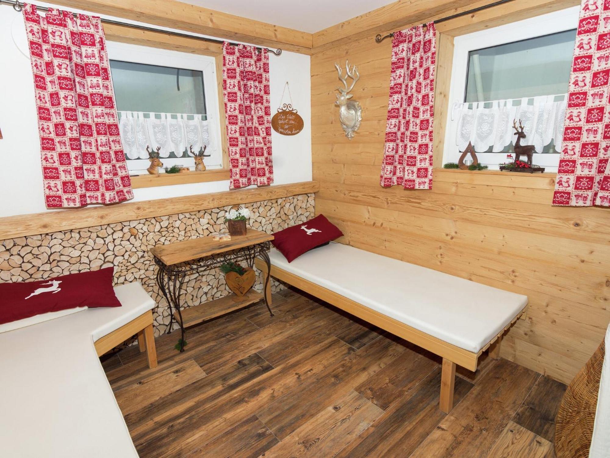 Alluring Holiday Home In Ubersee With Whirlpool Eksteriør bilde