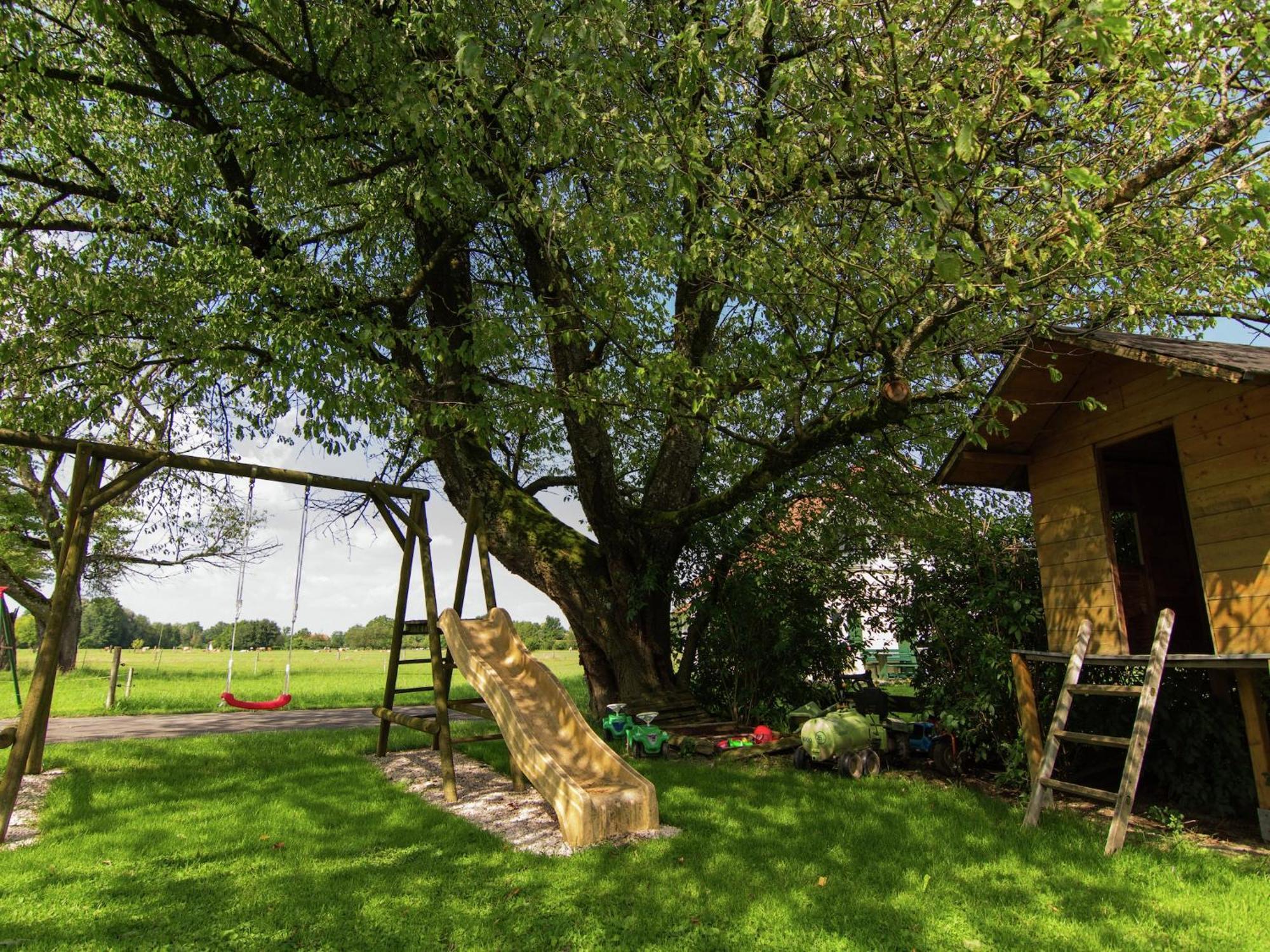 Alluring Holiday Home In Ubersee With Whirlpool Eksteriør bilde