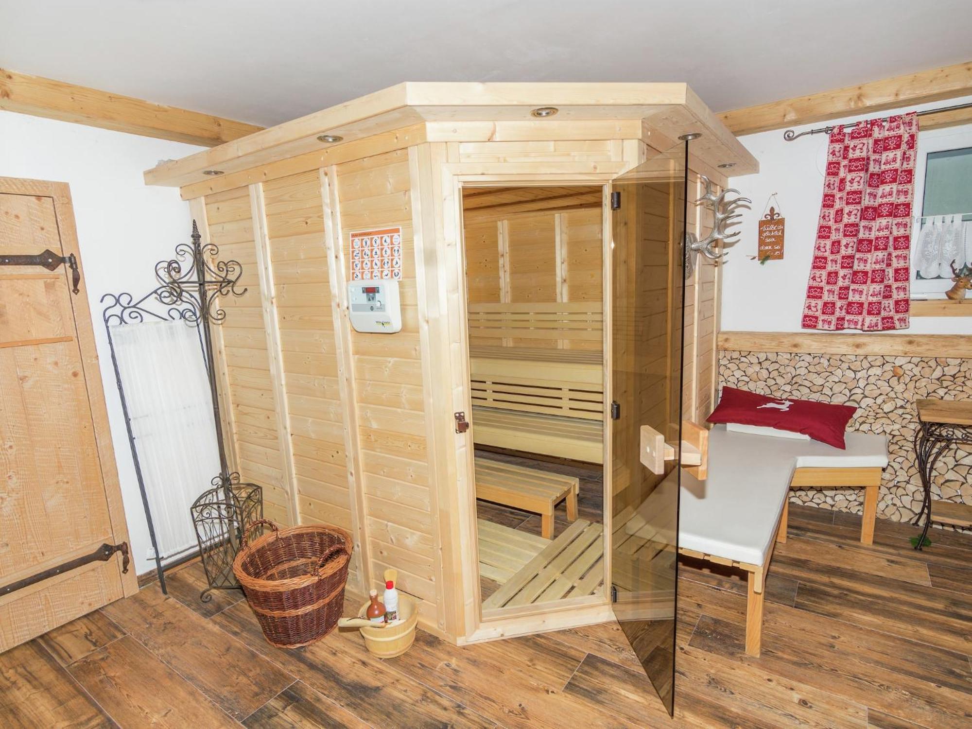 Alluring Holiday Home In Ubersee With Whirlpool Eksteriør bilde